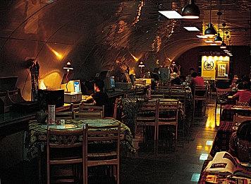 魂式ARPG《钢之崛起》神秘女主角介绍：机器人舞者